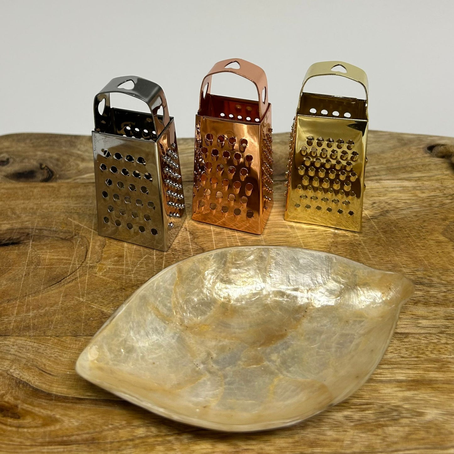 Schaaltje Schelp Capiz S - Lemon - goud ByBazz